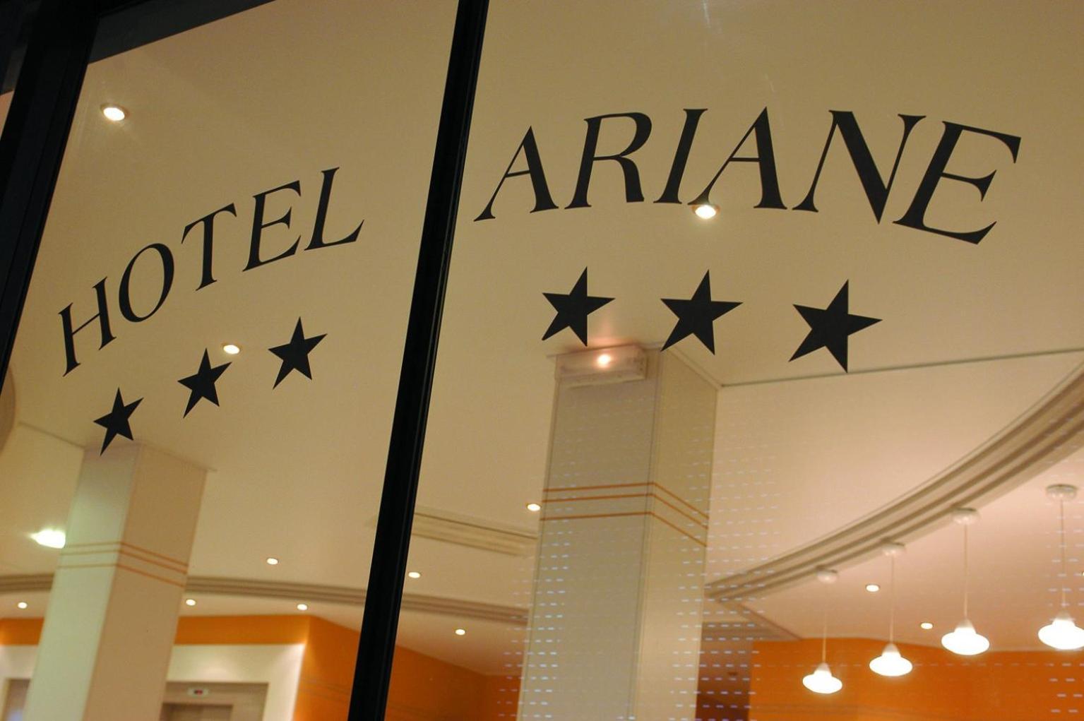 Hôtel Ariane Lourdes Exterior foto